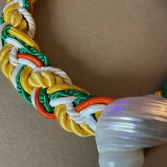 VINTAGE 18" CHUNKY NECKLACE CHOKER WHITE SEA SHELL Seashell Orange Green Yel Whi - Picture 9 of 11